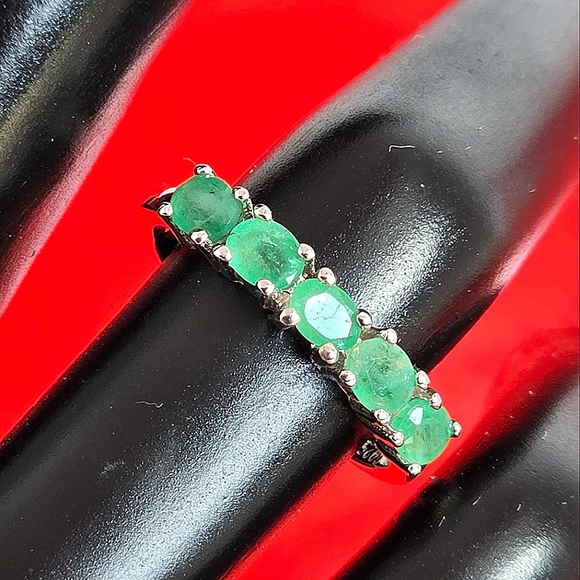 Natural Emerald 4x3mm 925 Sterling Silver Band - Picture 2 of 13